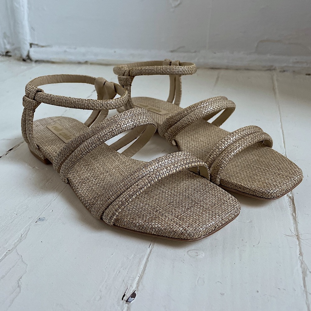 NWOT Cult Gaia flat straw and leather sandals. Size 36